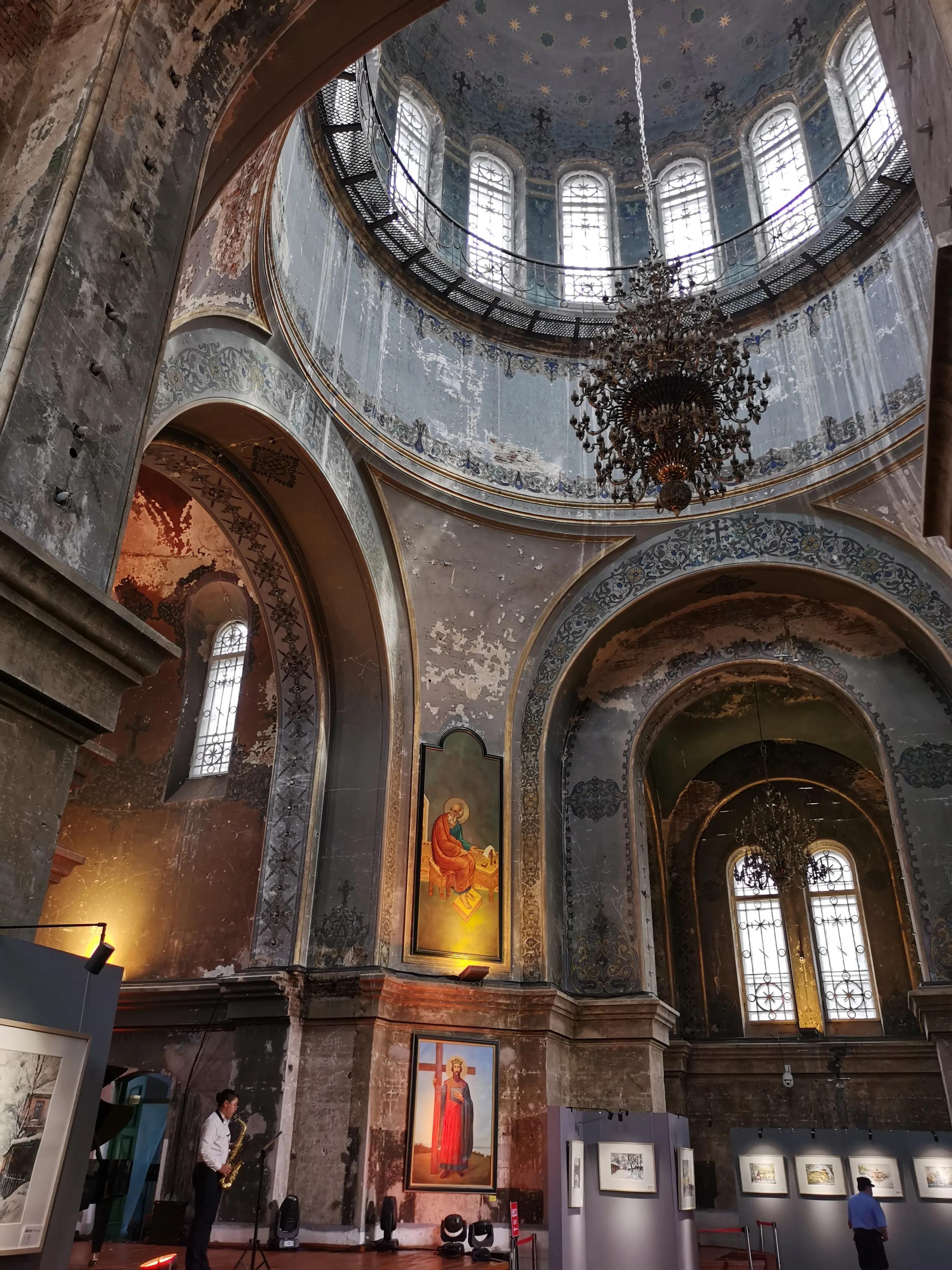 夜幕下的哈爾濱演員，演技與角色魅力的深度探討