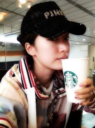 李念最新動(dòng)態(tài)揭秘，熒幕內(nèi)外精彩瞬間全解析?