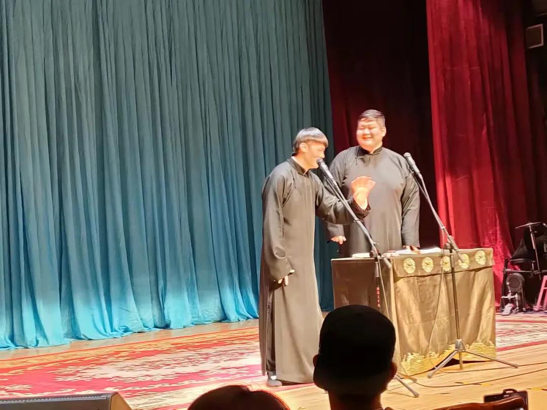 相聲演員柏林與巷弄深處的驚喜探索——一家獨(dú)特小店的奇遇記