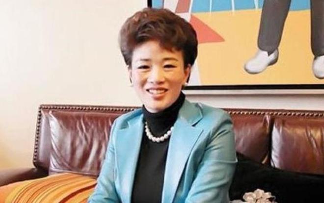 胡潔最新時(shí)尚魅力瞬間圖片展現(xiàn)