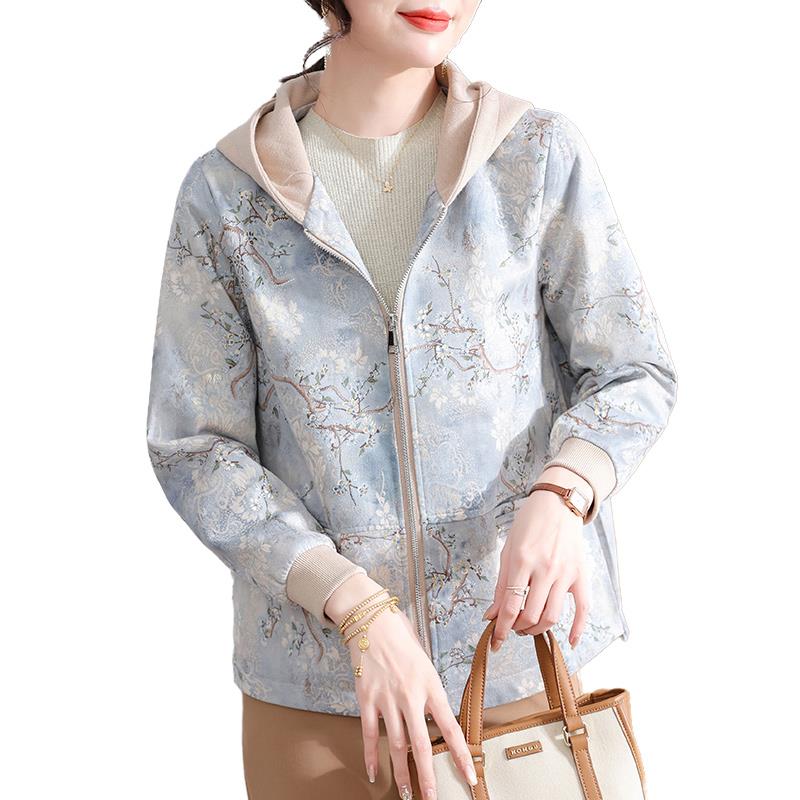 科技時尚風潮來襲，2025女士春裝最新款展望